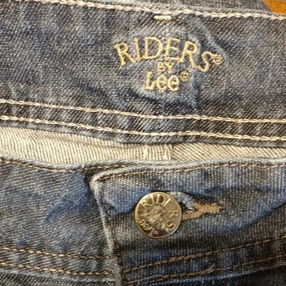 Riders By Lee Relaxed Fit Blue Jeans for Women.  Size 16 Long - Picture 2 of 11